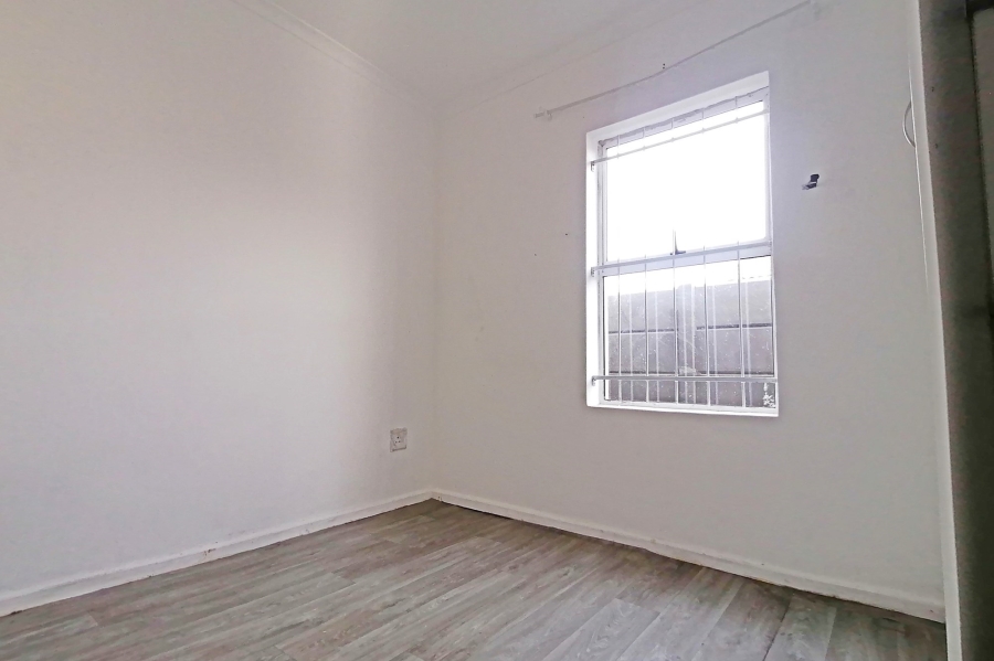 6 Bedroom Property for Sale in Broadlands Village Western Cape